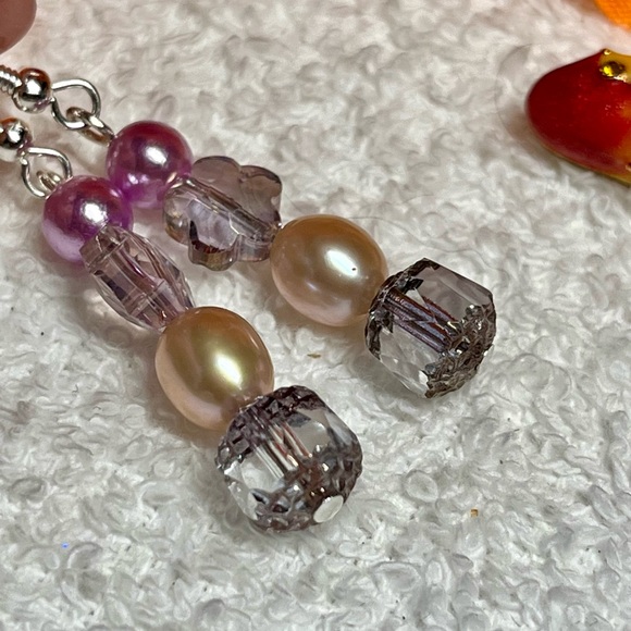 🌸fresh water pearl and flower Swarovski earrings-classics! Pale purples - Picture 4 of 8